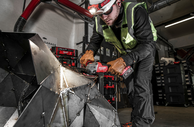 Rebarbadora de Acabamentos 125mm com Travão e Interruptor de Alavanca One-Key M18 - Image 9