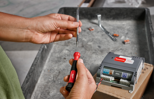 Chave de Fendas Multipontas de Precisão 4 em 1 - Image 10